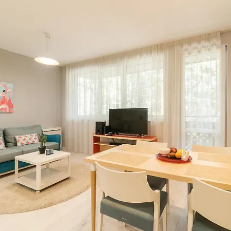 Apartment Comfort Happy Briz, Aquarelle With Security Warna